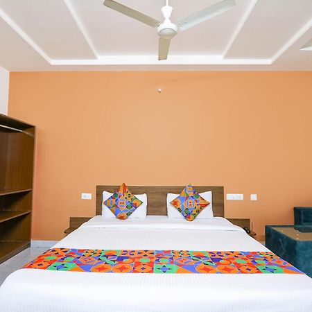 Fabhotel Golden Hitech - Nr Hitech City Hyderabad Bagian luar foto